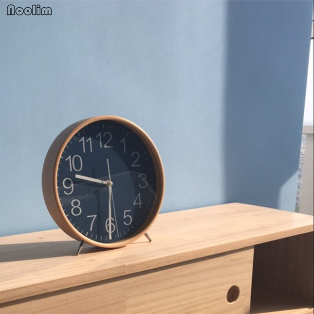 Kulaté stolní hodiny na noční stolek