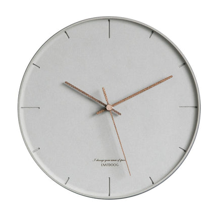 Minimalistické šedé nástěnné hodiny z betonu