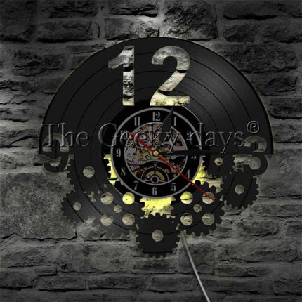 Steampunkové vinylové hodiny s osvětlením