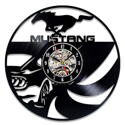 Vinylové hodiny pro fanoušky Ford Mustang
