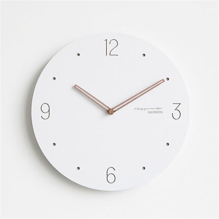 Bílé minimalistické skandinávské hodiny