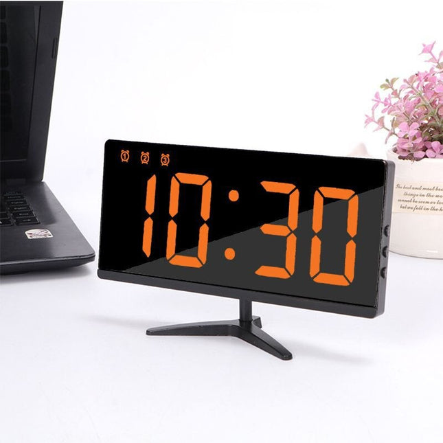 Digitální zrcadlový budík s modrým LED