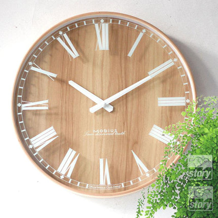 Minimalistické dřevěné hodiny ve skandinávském stylu