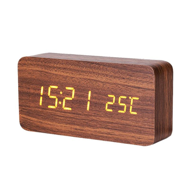 Stolní digitální hodiny v dřevěném designu