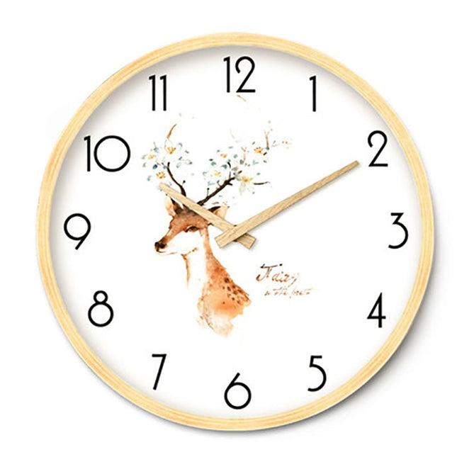 Kulaté skandinávské hodiny s dřevěným rámem