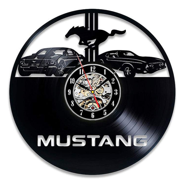 Vinylové hodiny pro fanoušky Ford Mustang