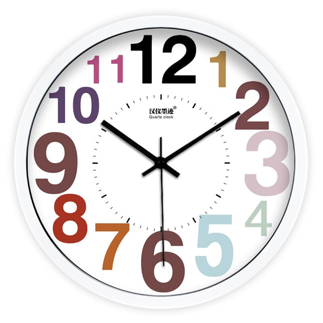 Barevné skandinávské hodiny s designem dřeva