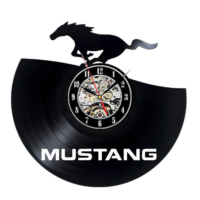 Vinylové hodiny pro fanoušky Ford Mustang