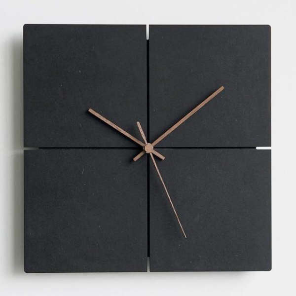 Minimalistické kulaté hodiny s křížem