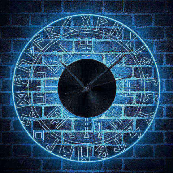 Svítící nástěnné hodiny s LED podsvícením