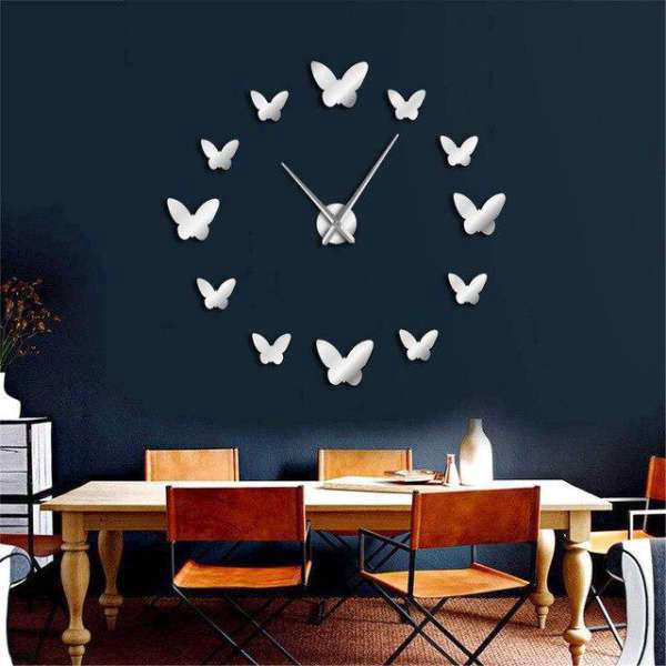 DIY nástěnné hodiny s motýly
