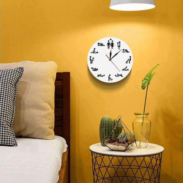 Klasické nástěnné hodiny motiv Kámasútra