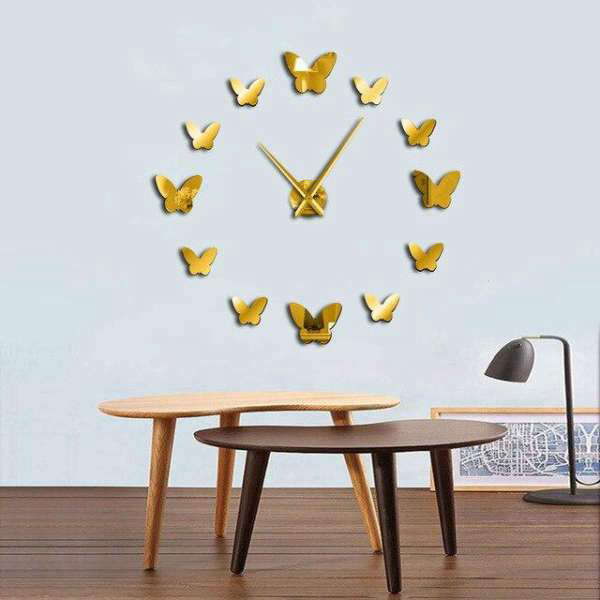 DIY nástěnné hodiny s motýly