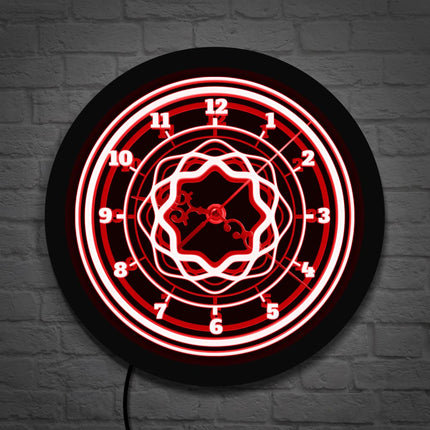Designové nástěnné hodiny s geometrickým vzorem