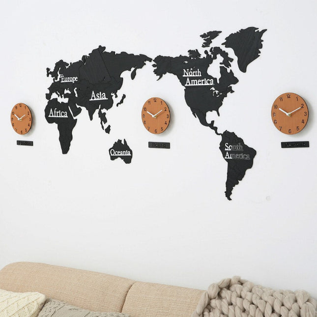 Nástěnná mapa světa s více hodinami
