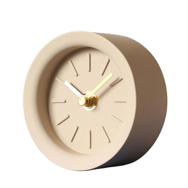 Moderní minimalistické stolní hodiny z betonu