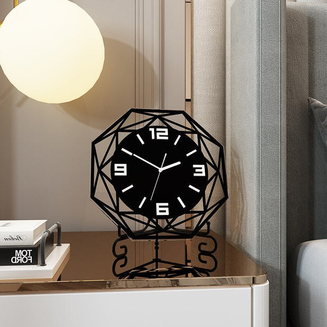 Designové kovové stolní hodiny geometrický tvar