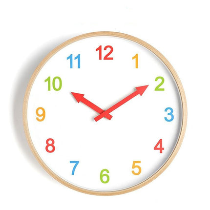 Dětské dřevěné hodiny s barevnými čísly