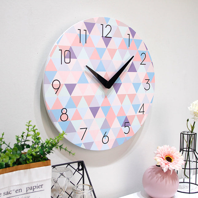 Designové dětské hodiny s geometrickými tvary