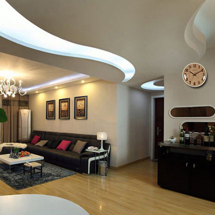 Dřevěné hodiny s vystouplými 3D číslicemi