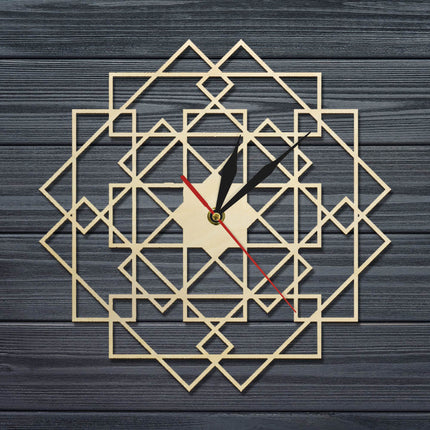 Geometrické dřevěné hodiny s prořezy
