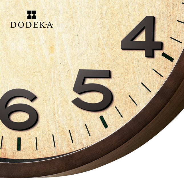 Starožitné dřevěné hodiny se skleněným krytem