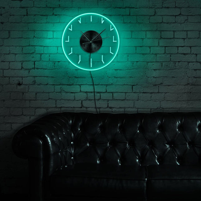Minimalistické hodiny s LED podsvícením