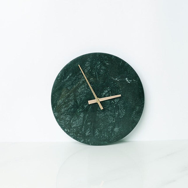 Minimalistické mramorové hodiny bez čísel