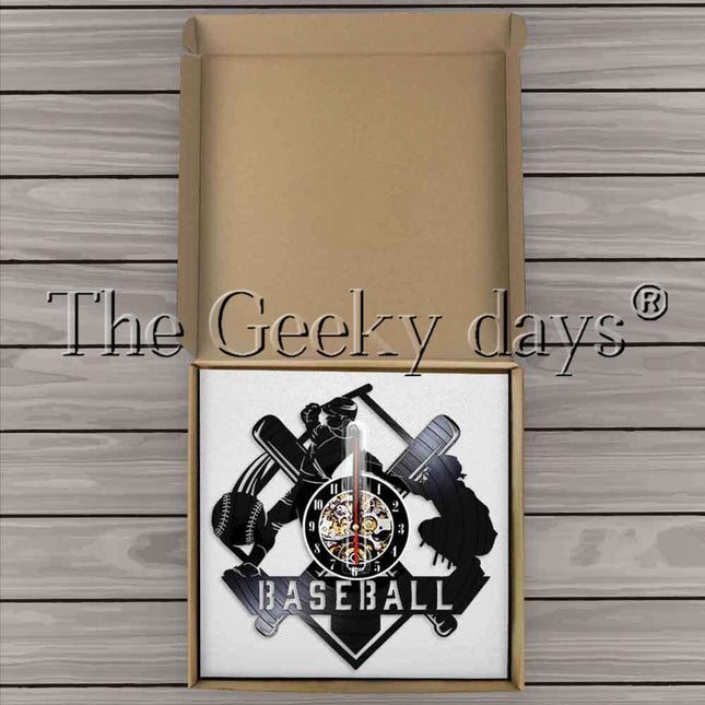 Sportovní hodiny z desky s baseballem