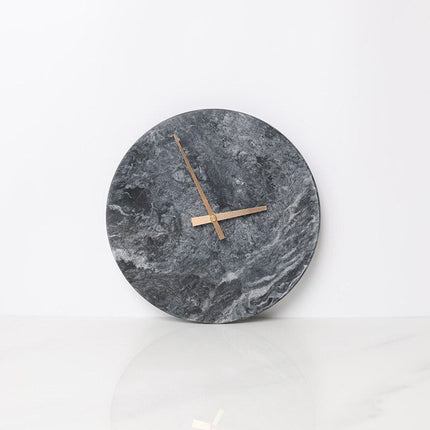 Minimalistické mramorové hodiny bez čísel
