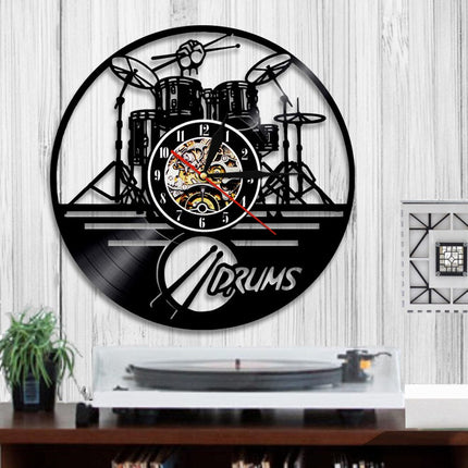 Hudební vinylové hodiny s bicí soupravou