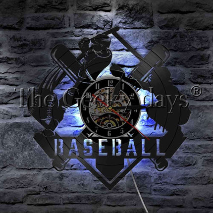 Sportovní hodiny z desky s baseballem