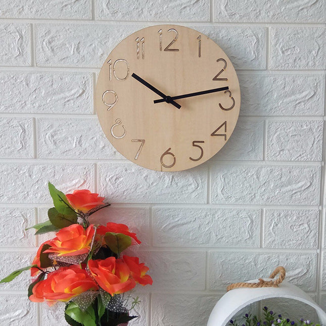 Minimalistické dřevěné nástěnné hodiny bez rámu