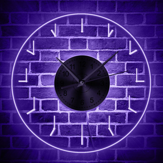 Minimalistické hodiny s LED podsvícením