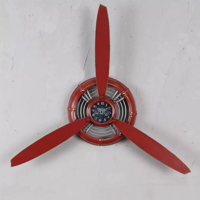 Nástěnné hodiny ve tvaru vrtule letadla