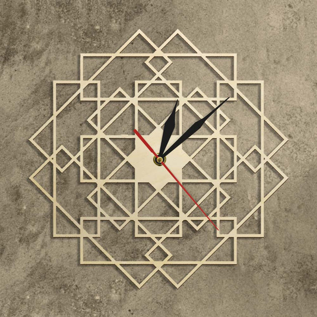 Geometrické dřevěné hodiny s prořezy