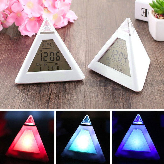 Světelný budík pyramida měnící barvy