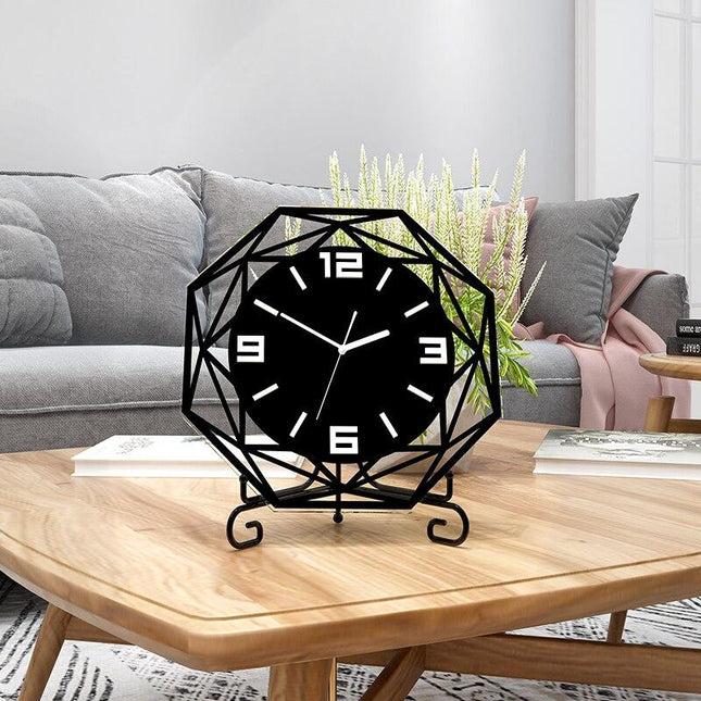 Designové kovové stolní hodiny geometrický tvar