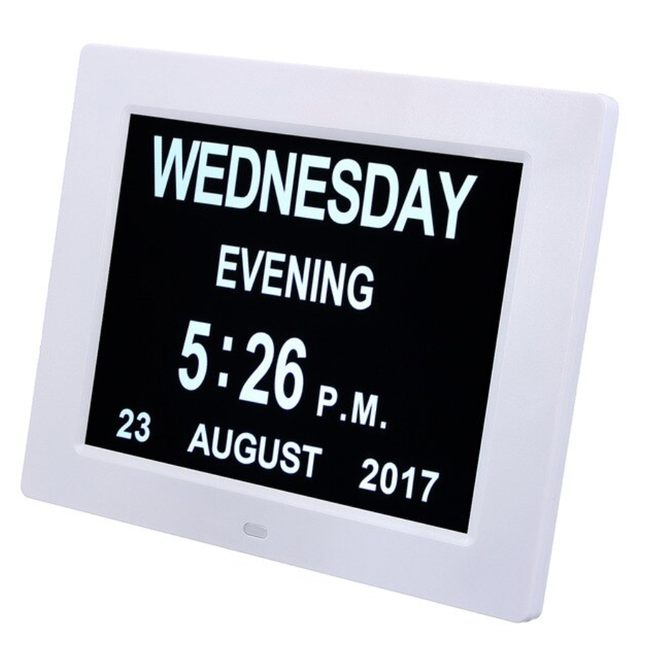 Velké digitální hodiny s datem