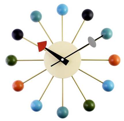 Barevné retro hodiny v moderním stylu