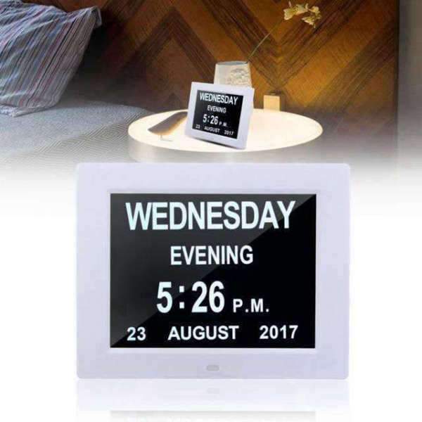 Velké digitální hodiny s datem