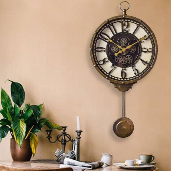 Industriální kyvadlové hodiny s viditelným mechanismem