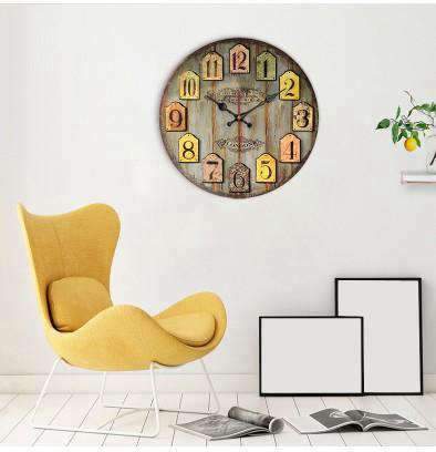 Velké dřevěné hodiny s barevnými čísly