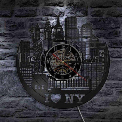 Hodiny z desky s motivem I Love NY