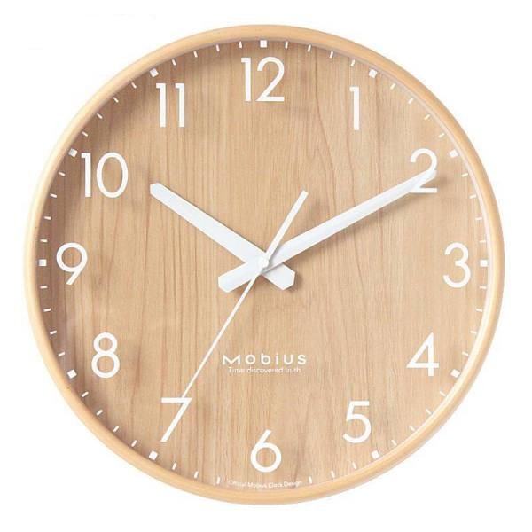 Minimalistické dřevěné hodiny ve skandinávském stylu