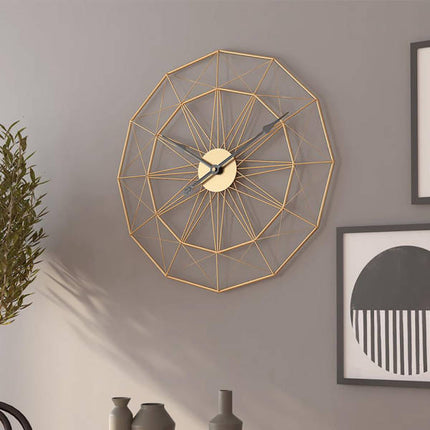 Kovové drátěné hodiny ve skandinávském designu