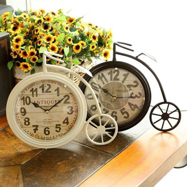 Stolní retro hodiny ve tvaru bicyklu