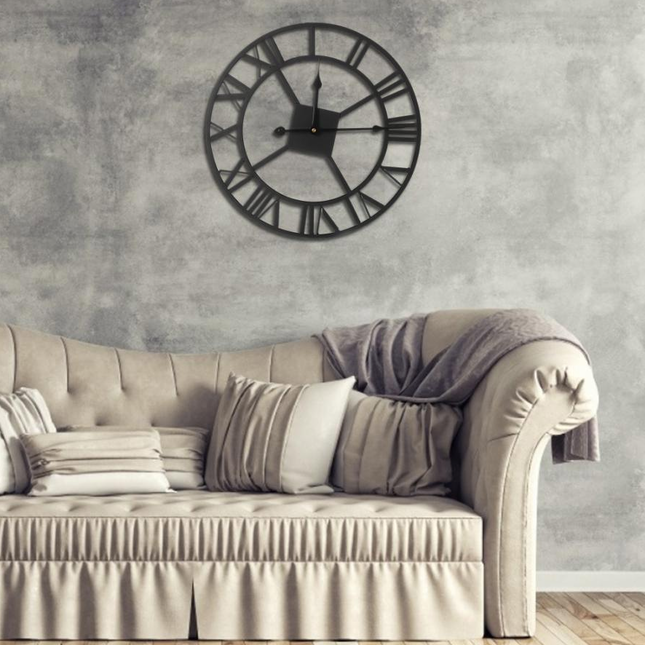 Kovové nástěnné hodiny s římskými číslicemi