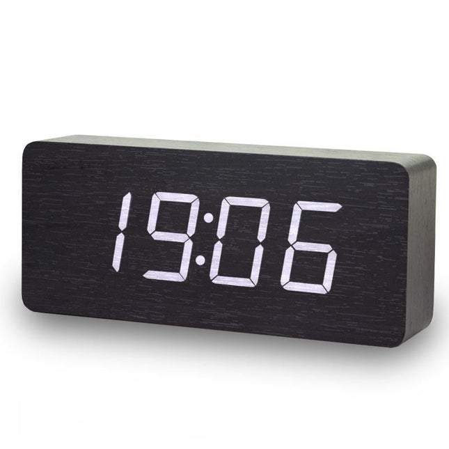 Moderní LED budík v imitaci dřeva